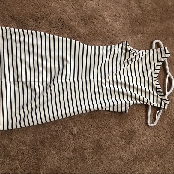 Black and white striped dress - Picture 4 of 5